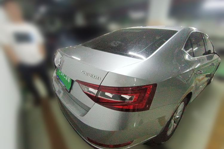 Used Skoda Superb 2016 TSI330 DSG Innovation Edition Rear Right 45 Deg