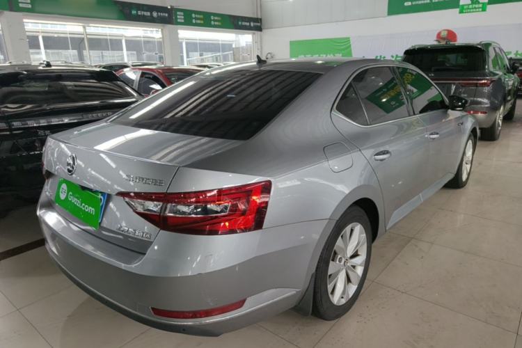 Used Skoda Superb 2016 TSI330 DSG Innovation Edition Rear Right 45 Deg