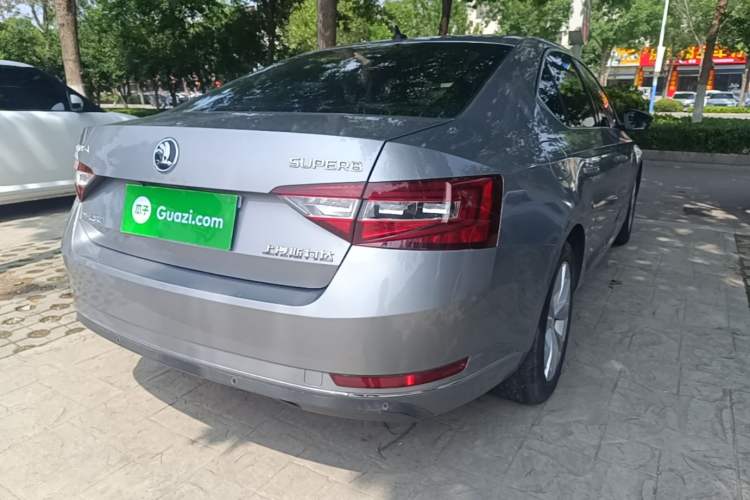 Used Skoda Superb 2016 TSI280 DSG Innovation Edition Rear Right 45 Deg