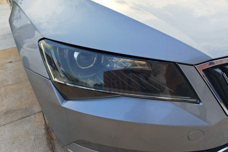 Used Skoda Superb 2016 TSI280 DSG Innovation Edition Right Front Headlight