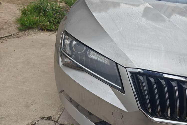Used Skoda Superb 2016 TSI280 DSG Advanced Edition Right Front Headlight