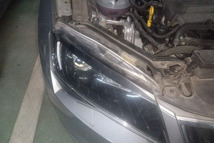Used Skoda Superb 2016 TSI330 DSG Smart Drive Edition Right Front Headlight