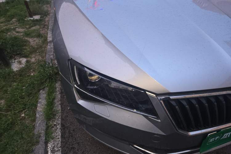Used Skoda Superb 2016 TSI330 DSG Smart Drive Edition Right Front Headlight