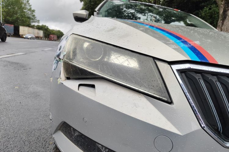 Used Skoda Superb 2016 TSI330 DSG Smart Drive Edition Right Front Headlight