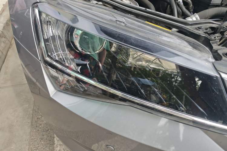 Used Skoda Superb 2016 TSI280 DSG Innovation Edition Right Front Headlight