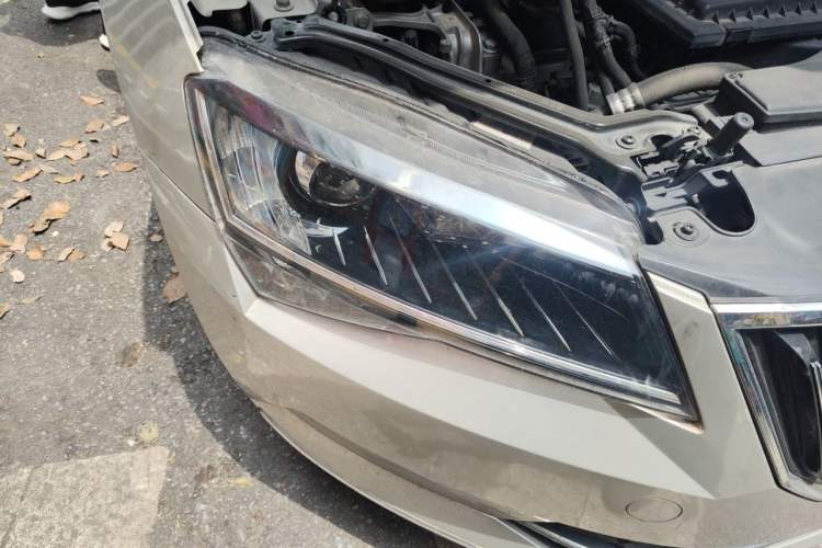 Used Skoda Superb 2016 TSI280 DSG Innovation Edition Right Front Headlight