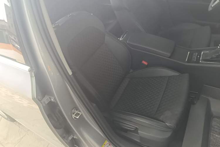 Used Skoda Superb 2016 TSI280 DSG Innovation Edition Right Front Seat
