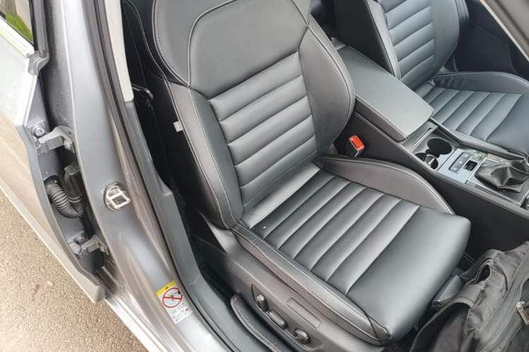 Used Skoda Superb 2016 TSI330 DSG Smart Drive Edition Right Front Seat