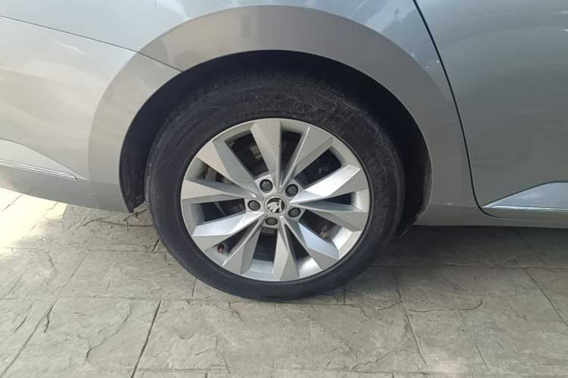 Used Skoda Superb 2016 TSI280 DSG Innovation Edition Right Rear Wheel Hub