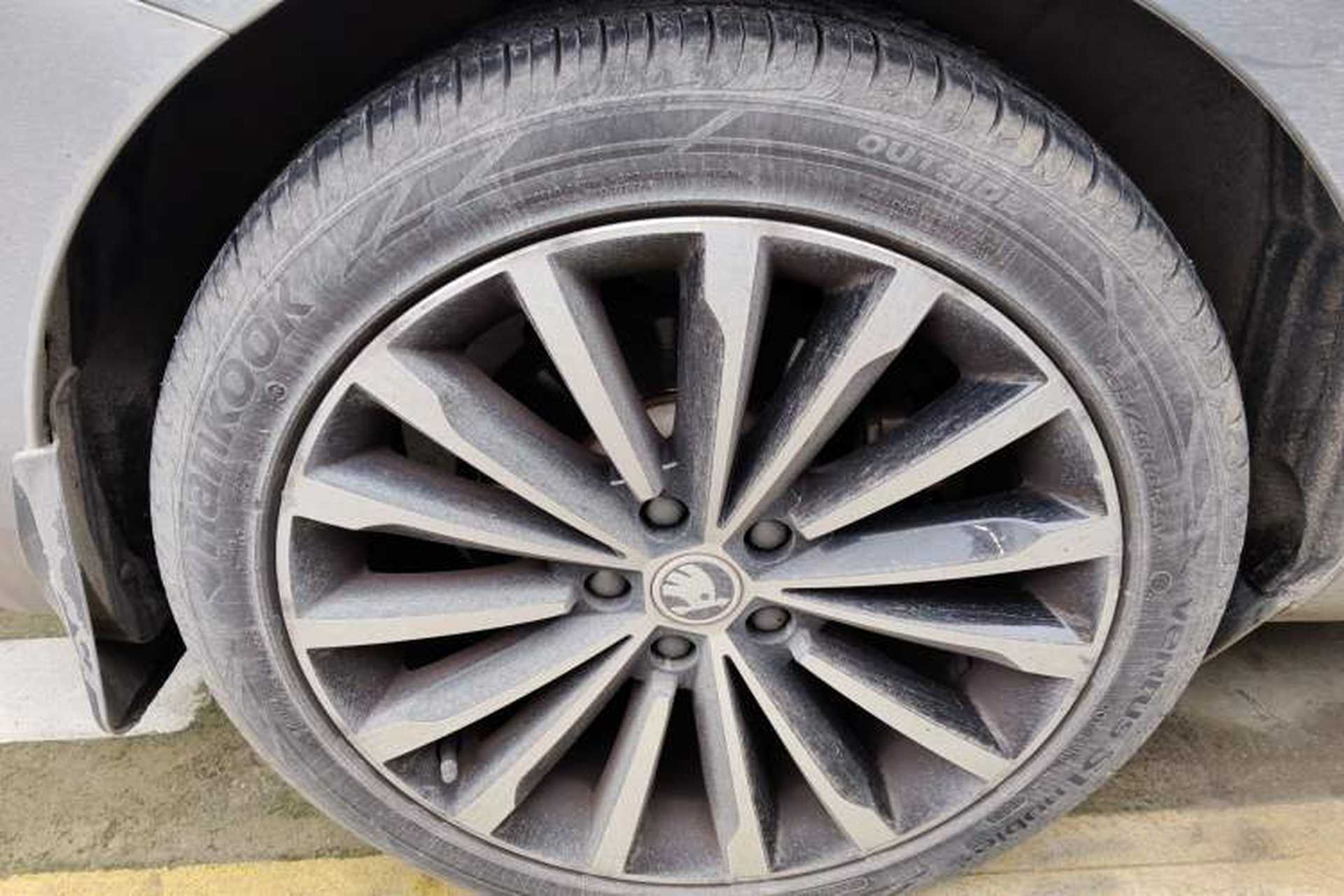 Used Skoda Superb 2016 TSI330 DSG Smart Drive Edition Right Rear Wheel Hub