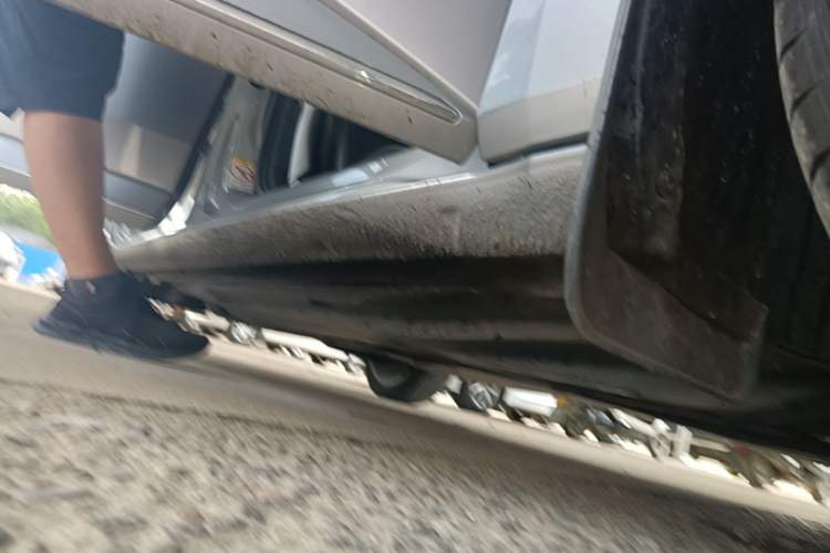 Used Skoda Superb 2016 TSI330 DSG Smart Drive Edition Right Side Sill