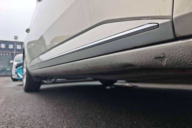 Used Skoda Superb 2016 TSI280 DSG Innovation Edition Right Side Sill