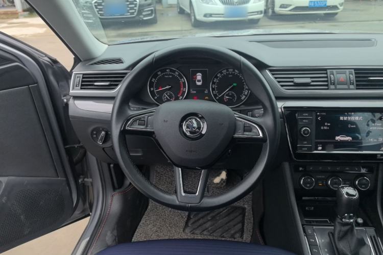 Used Skoda Superb 2016 TSI330 DSG Smart Drive Edition Steering Wheel