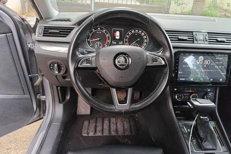 Used Skoda Superb 2016 TSI330 DSG Smart Drive Edition Steering Wheel