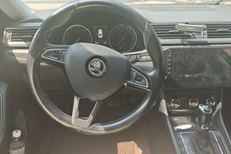 Used Skoda Superb 2016 TSI330 DSG Smart Drive Edition Steering Wheel