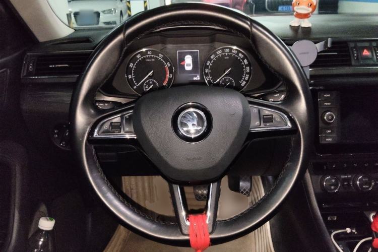 Used Skoda Superb 2016 TSI330 DSG Smart Drive Edition Steering Wheel