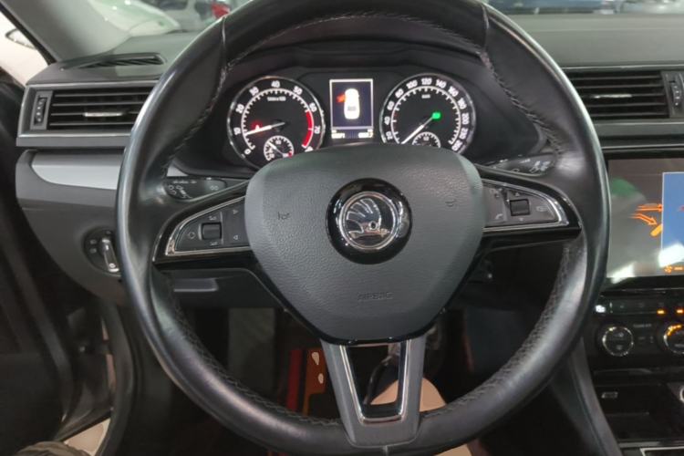 Used Skoda Superb 2016 TSI330 DSG Innovation Edition Steering Wheel