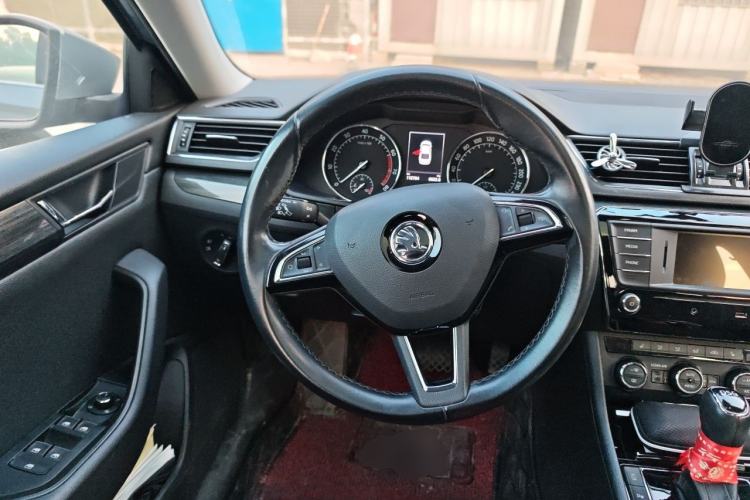 Used Skoda Superb 2016 TSI330 DSG Smart Drive Edition Steering Wheel