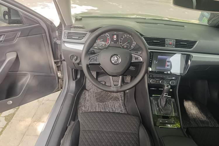 Used Skoda Superb 2016 TSI280 DSG Innovation Edition Steering Wheel