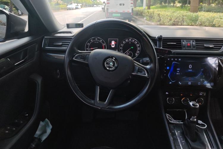 Used Skoda Superb 2016 TSI330 DSG Smart Drive Edition Steering Wheel