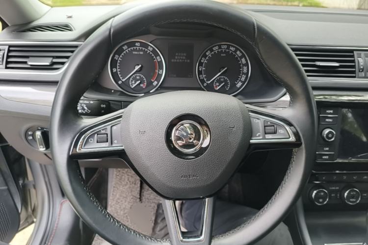 Used Skoda Superb 2016 TSI330 DSG Smart Drive Edition Steering Wheel