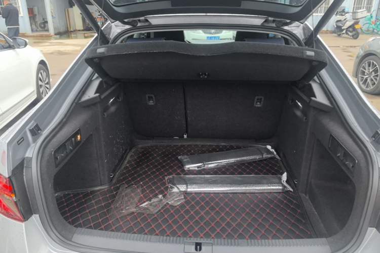 Used Skoda Superb 2016 TSI330 DSG Smart Drive Edition Trunk