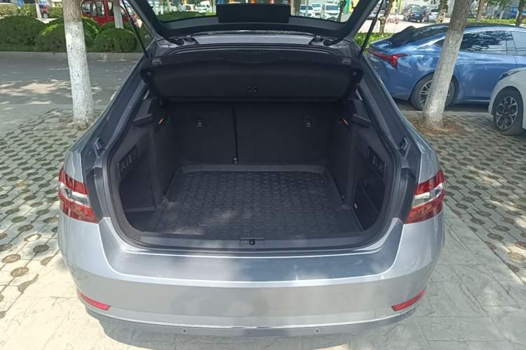 Used Skoda Superb 2016 TSI280 DSG Innovation Edition Trunk