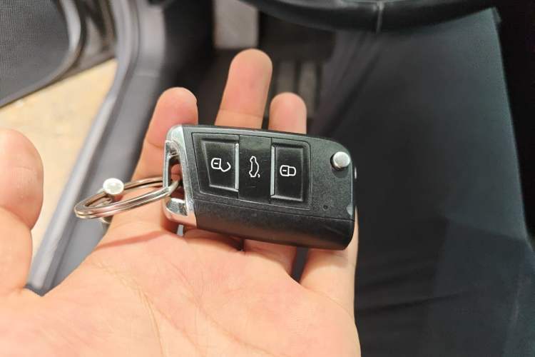 Used Skoda Superb 2016 TSI330 DSG Smart Drive Edition Vehicle Key