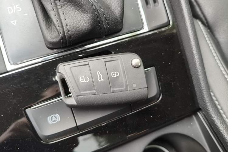 Used Skoda Superb 2016 TSI330 DSG Smart Drive Edition Vehicle Key