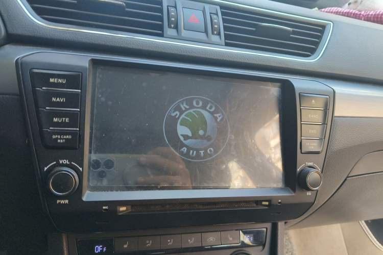 Used Skoda Superb 2016 TSI330 DSG Innovation Edition Audio And AC Panel