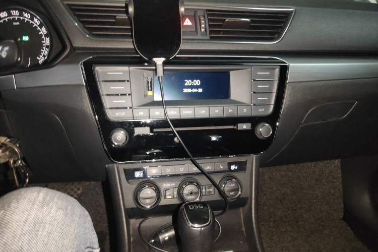 Used Skoda Superb 2016 TSI330 DSG Innovation Edition Audio And AC Panel