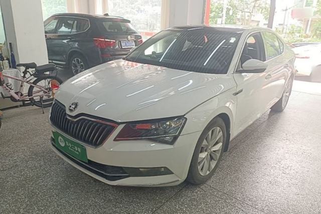 Ojetý Skoda Superb 2016 TSI280 DSG Innovation Edition