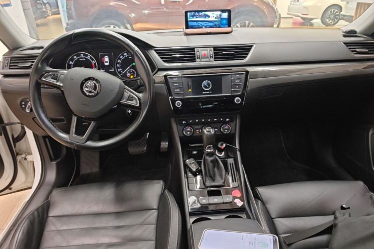 Used Skoda Superb 2016 TSI330 DSG Smart Drive Edition Center Console
