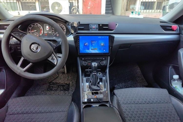 Used Skoda Superb 2016 TSI280 DSG Innovation Edition Center Console