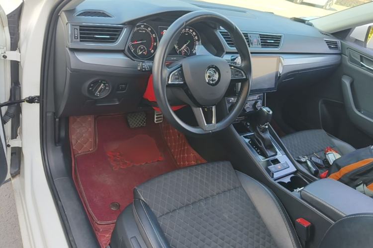 Used Skoda Superb 2016 TSI280 DSG Innovation Edition Center Console