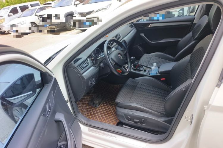 Used Skoda Superb 2016 TSI280 DSG Innovation Edition Driver Seat