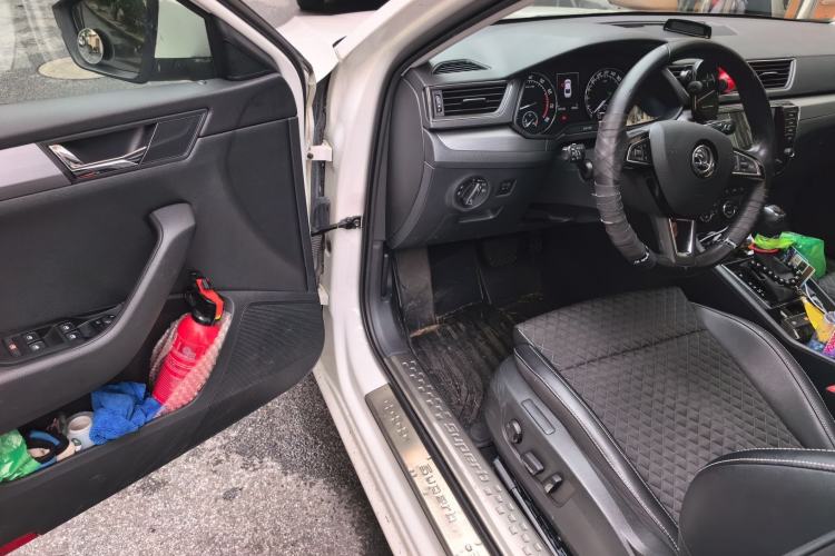 Used Skoda Superb 2016 TSI280 DSG Innovation Edition Driver Seat