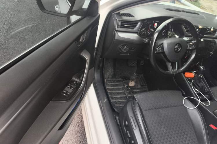 Used Skoda Superb 2016 TSI280 DSG Innovation Edition Driver Seat