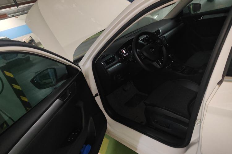 Used Skoda Superb 2016 TSI330 DSG Innovation Edition Driver Seat