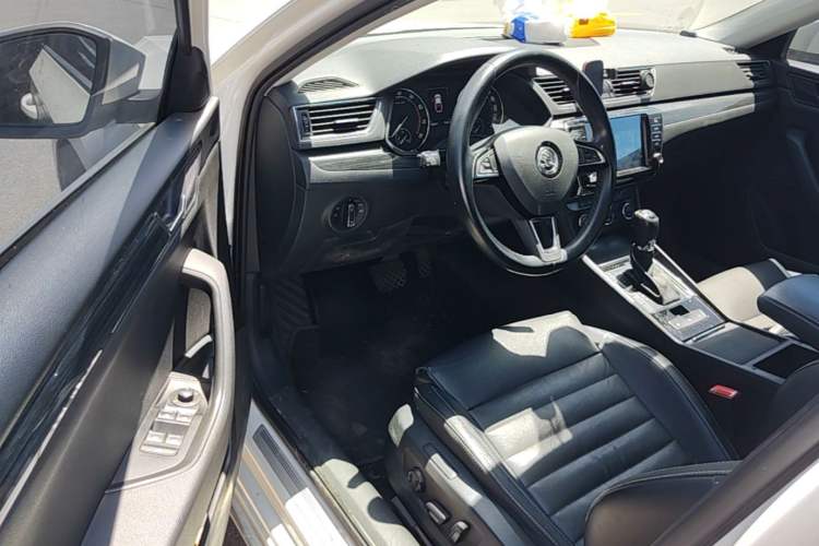Used Skoda Superb 2016 TSI330 DSG Smart Drive Edition Driver Seat