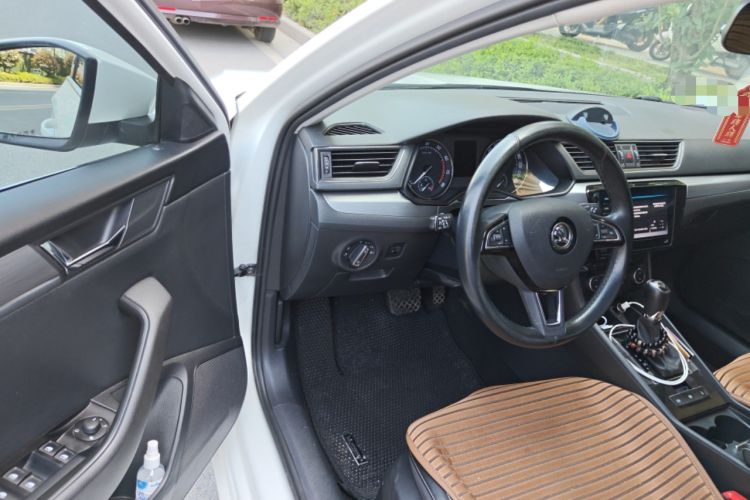Used Skoda Superb 2016 TSI330 DSG Innovation Edition Driver Seat