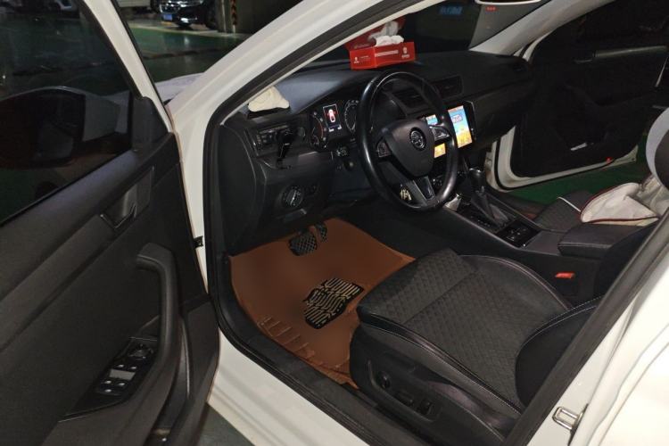 Used Skoda Superb 2016 TSI330 DSG Innovation Edition Driver Seat