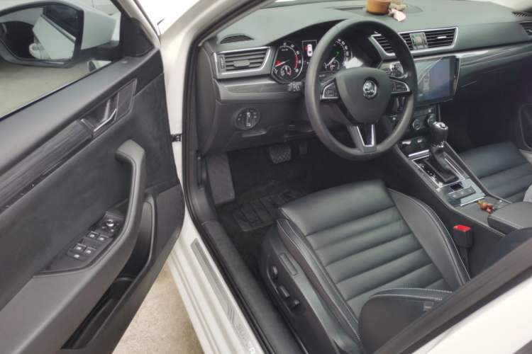 Used Skoda Superb 2016 TSI330 DSG Smart Drive Edition Driver Seat