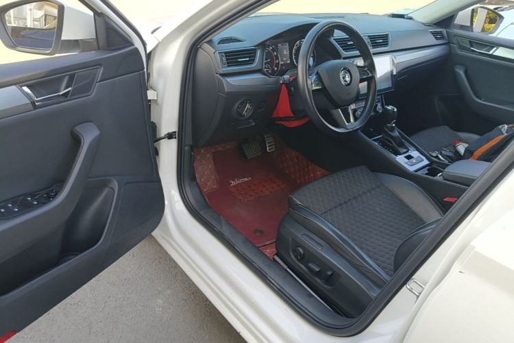Used Skoda Superb 2016 TSI280 DSG Innovation Edition Driver Seat