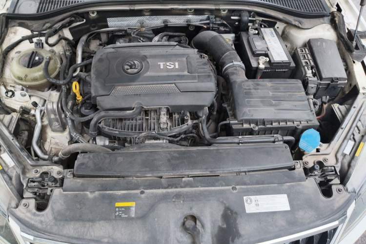 Used Skoda Superb 2016 TSI330 DSG Innovation Edition Engine Bay