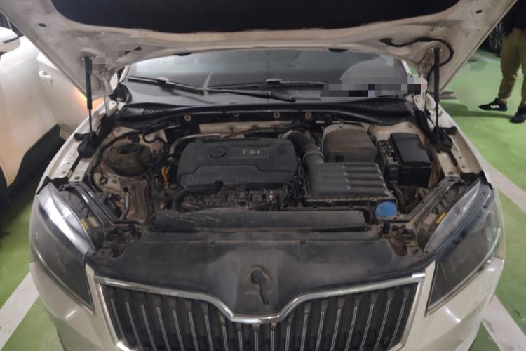Used Skoda Superb 2016 TSI330 DSG Innovation Edition Engine Bay