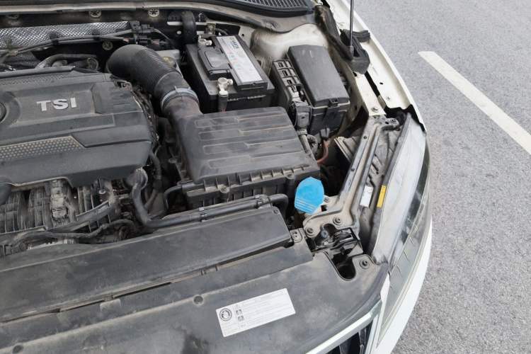 Used Skoda Superb 2016 TSI330 DSG Innovation Edition Engine Bay Left