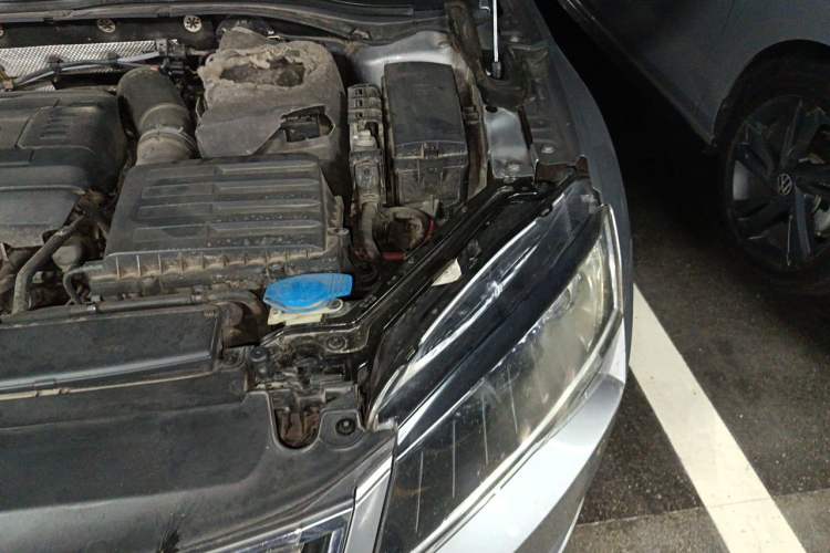 Used Skoda Superb 2016 TSI330 DSG Innovation Edition Engine Bay Left