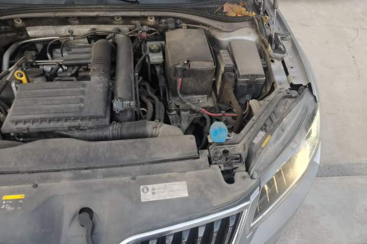Used Skoda Superb 2016 TSI280 DSG Innovation Edition Engine Bay Left