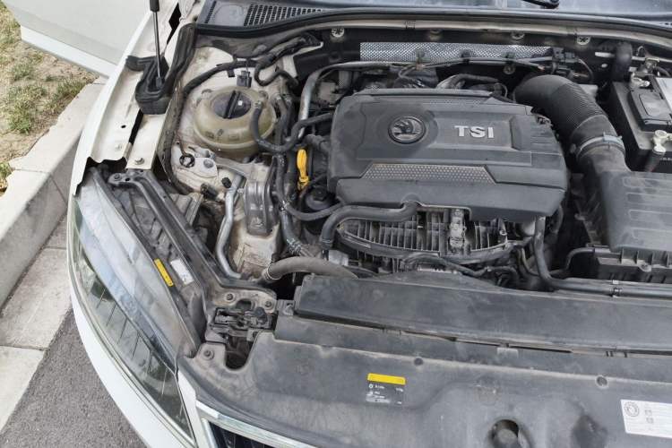 Used Skoda Superb 2016 TSI330 DSG Innovation Edition Engine Bay Right